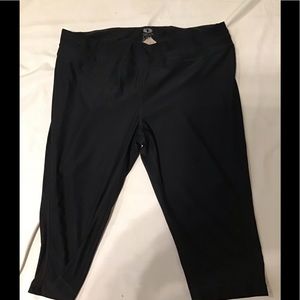 Athletic Works Capris🔥3for $20 🔥